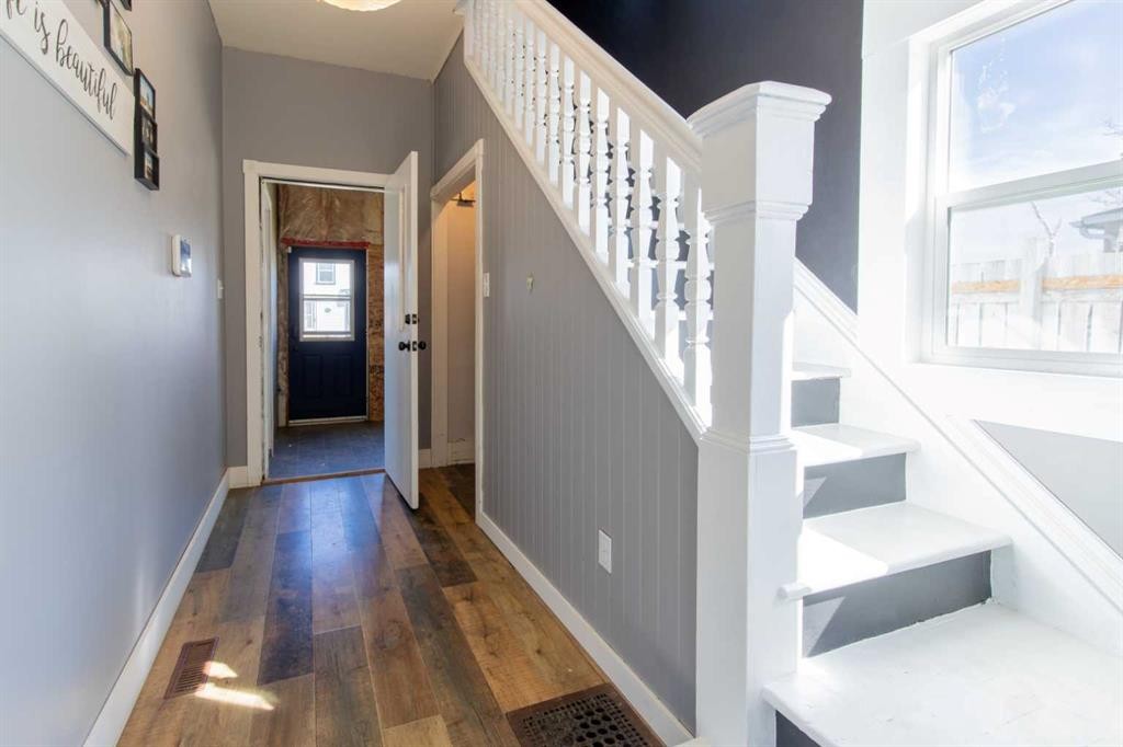 446 21 Street, Fort Macleod, AB - Indoor Photo Showing Other Room
