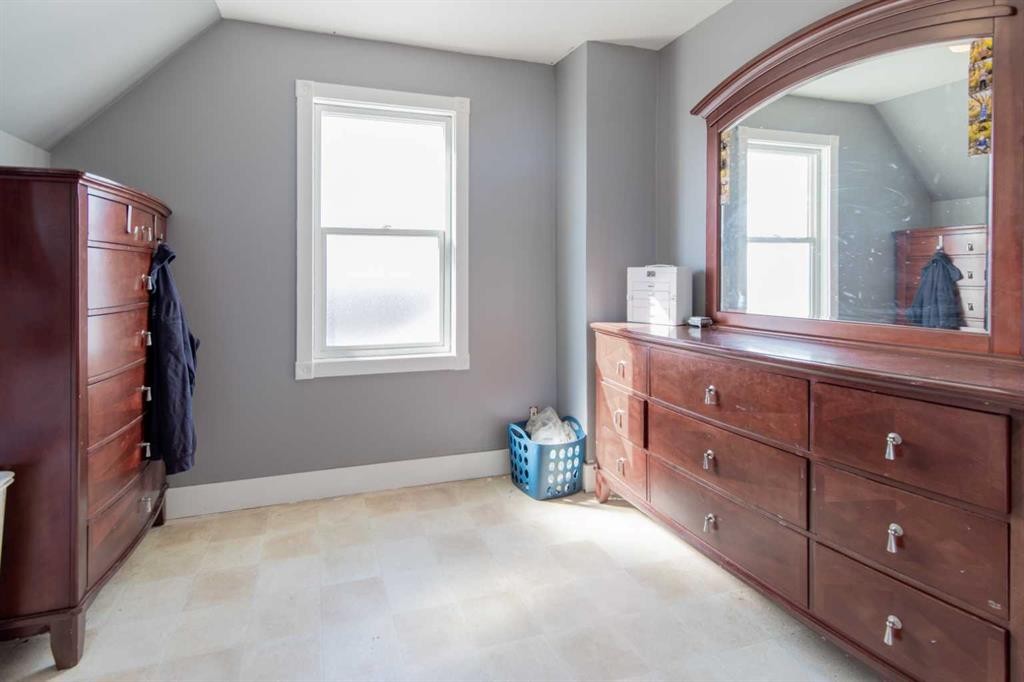 446 21 Street, Fort Macleod, AB - Indoor