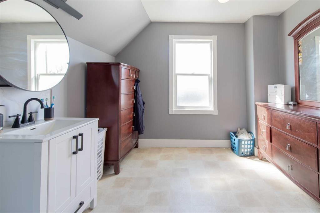 446 21 Street, Fort Macleod, AB - Indoor