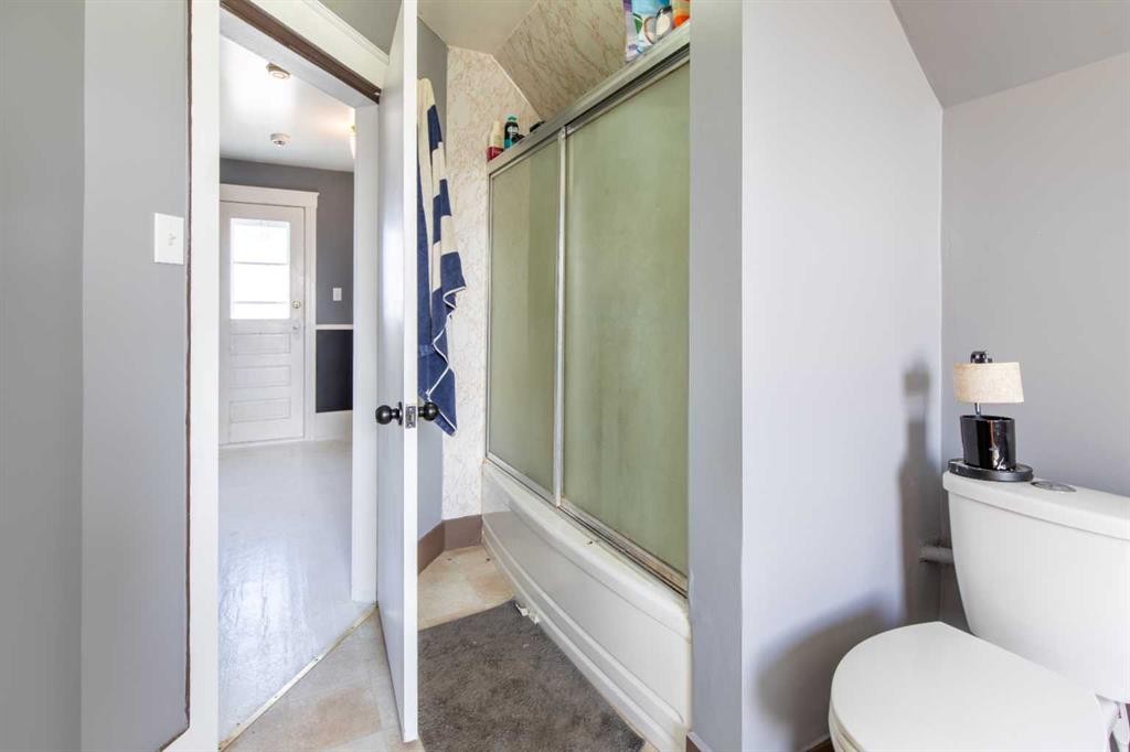 446 21 Street, Fort Macleod, AB - Indoor Photo Showing Bathroom