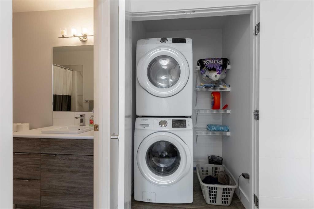 784 Coalbrook Close West, Lethbridge, AB - Indoor Photo Showing Laundry Room