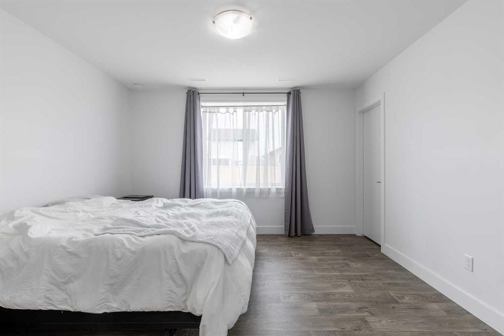 784 Coalbrook Close West, Lethbridge, AB - Indoor Photo Showing Bedroom