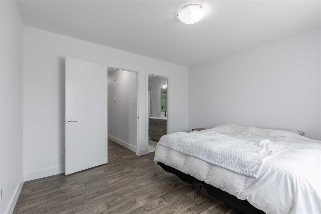 784 Coalbrook Close West, Lethbridge, AB - Indoor Photo Showing Bedroom