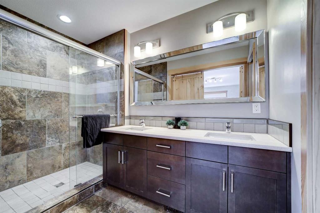 75 Ironstone Drive, Coleman, AB - Indoor Photo Showing Bathroom