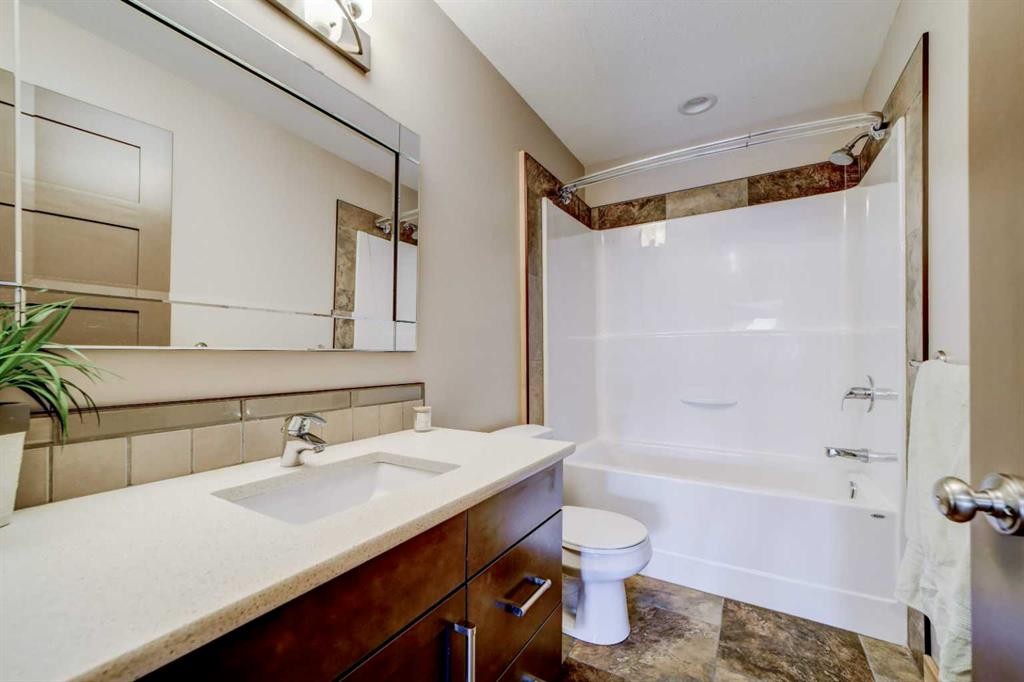 75 Ironstone Drive, Coleman, AB - Indoor Photo Showing Bathroom