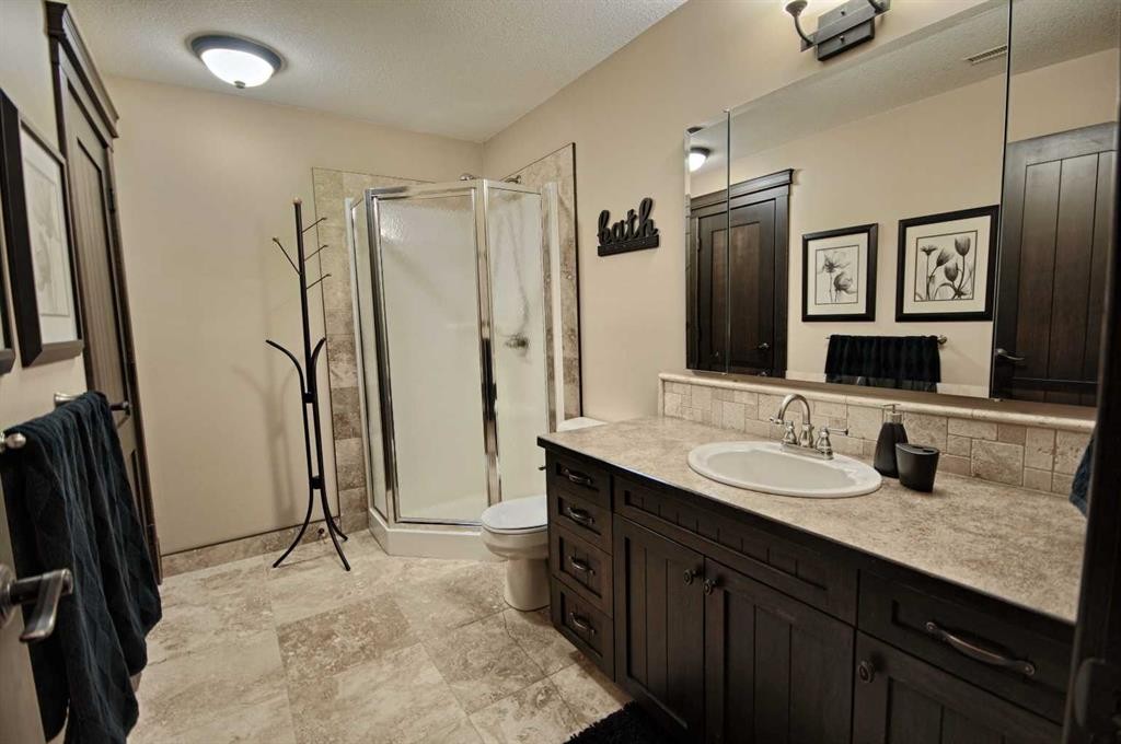 226 Riverstone Boulevard West, Lethbridge, AB - Indoor Photo Showing Bathroom