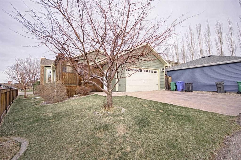 226 Riverstone Boulevard West, Lethbridge, AB - Outdoor