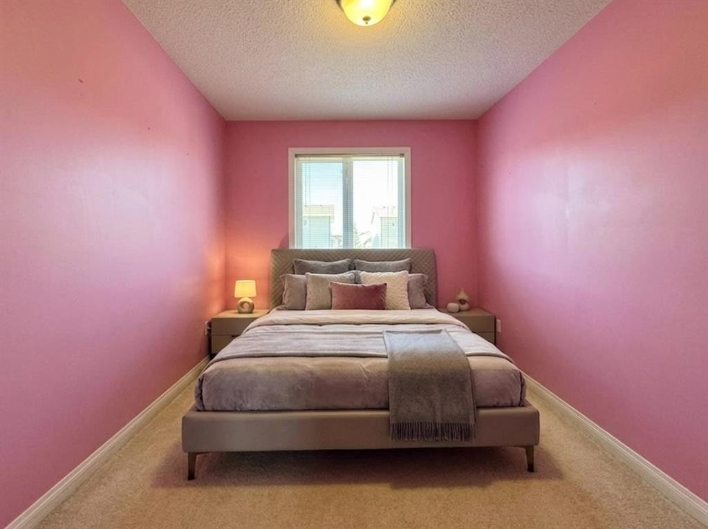 344 Lynx Crescent North, Lethbridge, AB - Indoor Photo Showing Bedroom