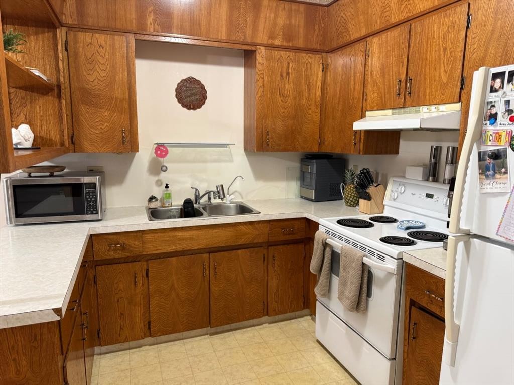 146 Mcgill Boulevard West, Lethbridge, AB