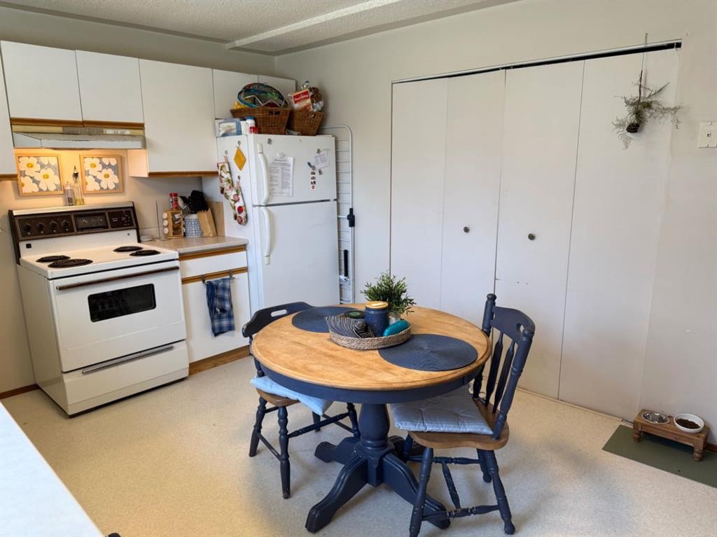 146 Mcgill Boulevard West, Lethbridge, AB