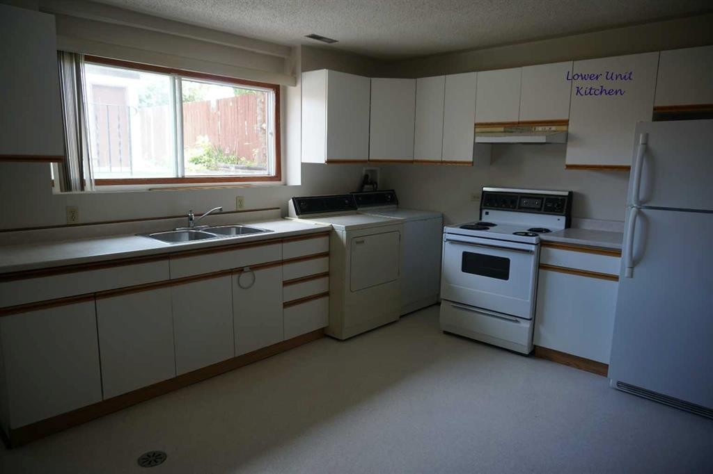 146 Mcgill Boulevard West, Lethbridge, AB