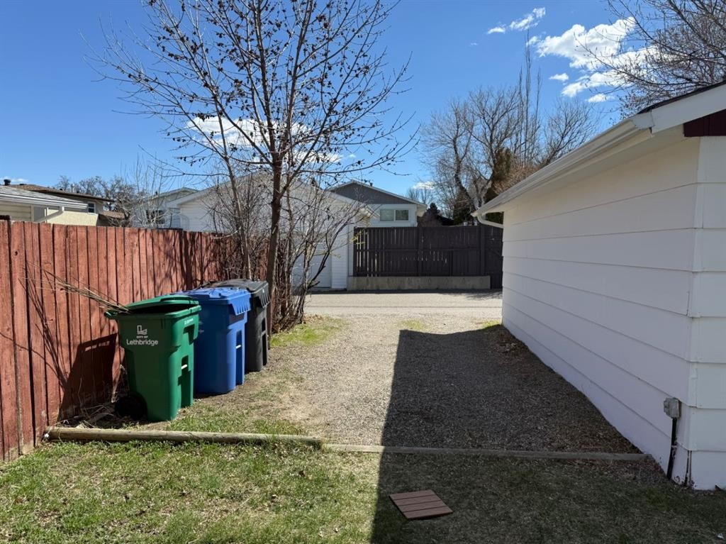 146 Mcgill Boulevard West, Lethbridge, AB