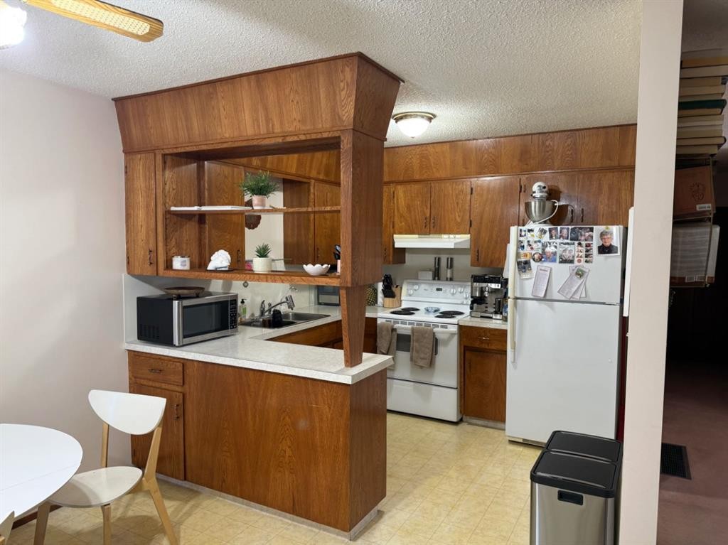 146 Mcgill Boulevard West, Lethbridge, AB