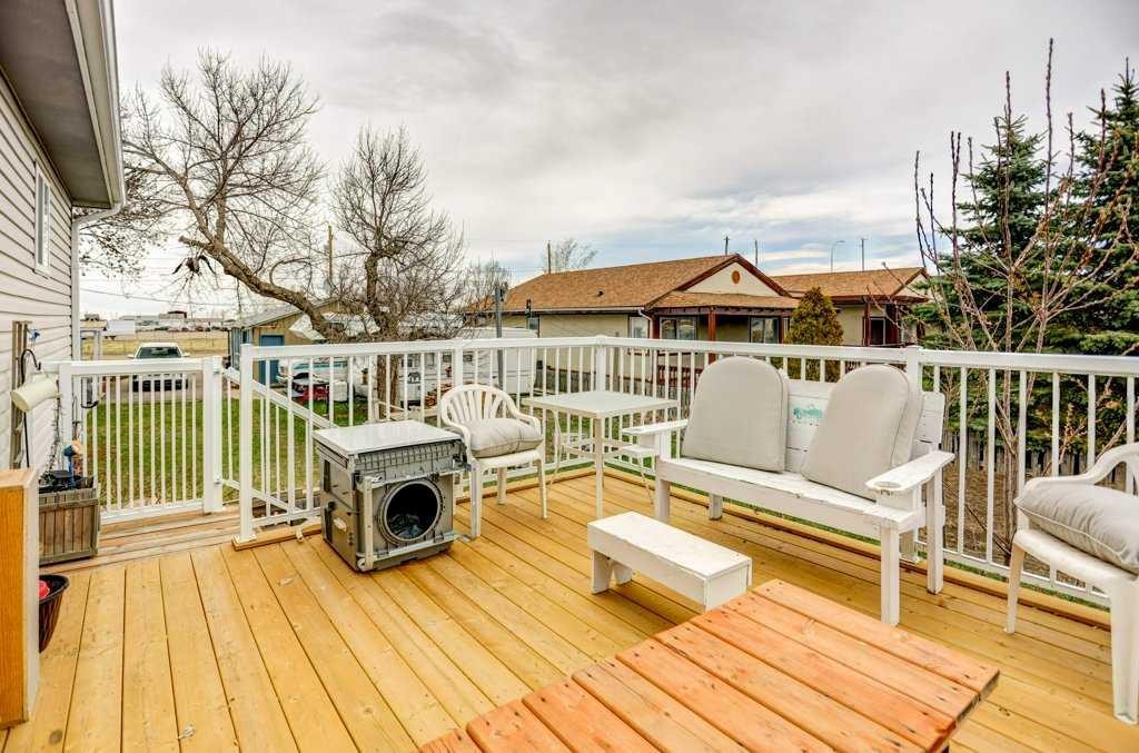 379N 300 E, Raymond, AB - Outdoor With Deck Patio Veranda With Exterior