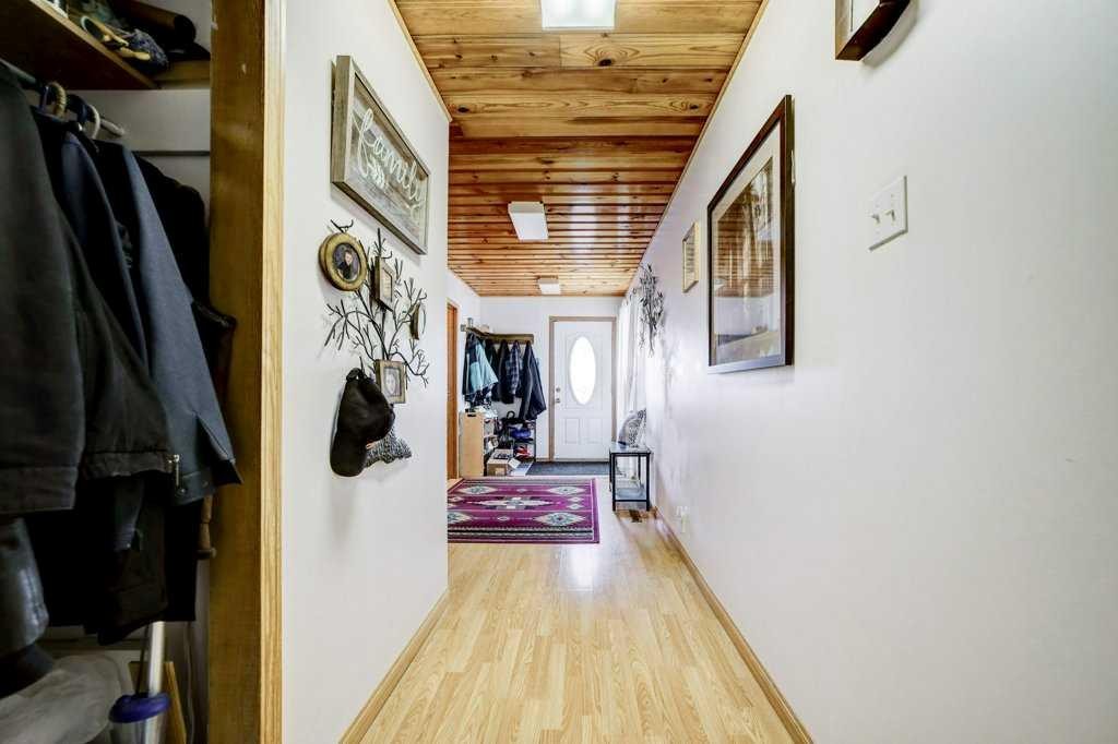 379N 300 E, Raymond, AB - Indoor Photo Showing Other Room