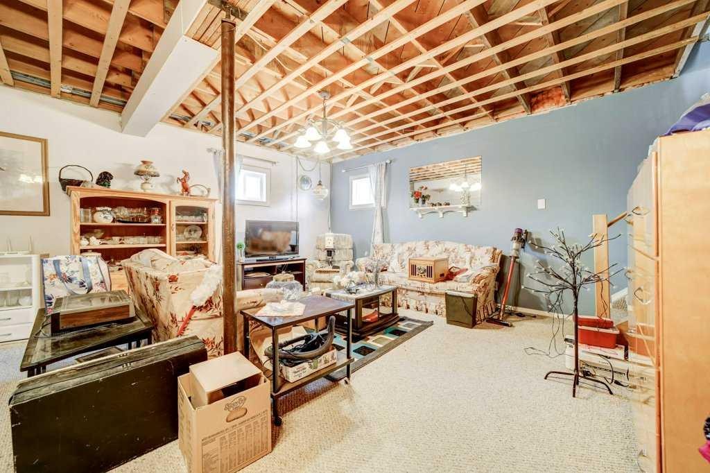 379N 300 E, Raymond, AB - Indoor