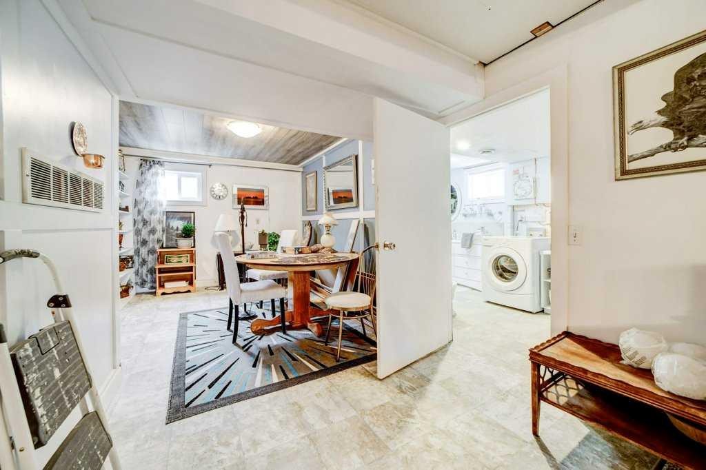 379N 300 E, Raymond, AB - Indoor