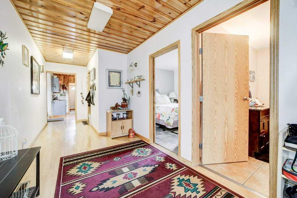 379N 300 E, Raymond, AB - Indoor Photo Showing Other Room