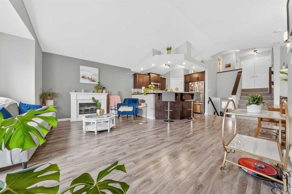 389 Moonlight Way West, Lethbridge, AB - Indoor