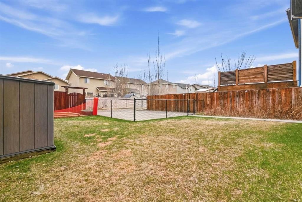 389 Moonlight Way West, Lethbridge, AB - Outdoor
