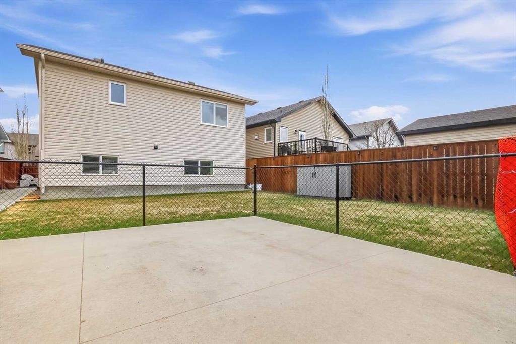 389 Moonlight Way West, Lethbridge, AB - Outdoor With Exterior