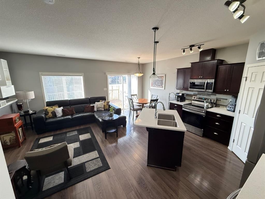 755 Silkstone Close West, Lethbridge, AB - Indoor