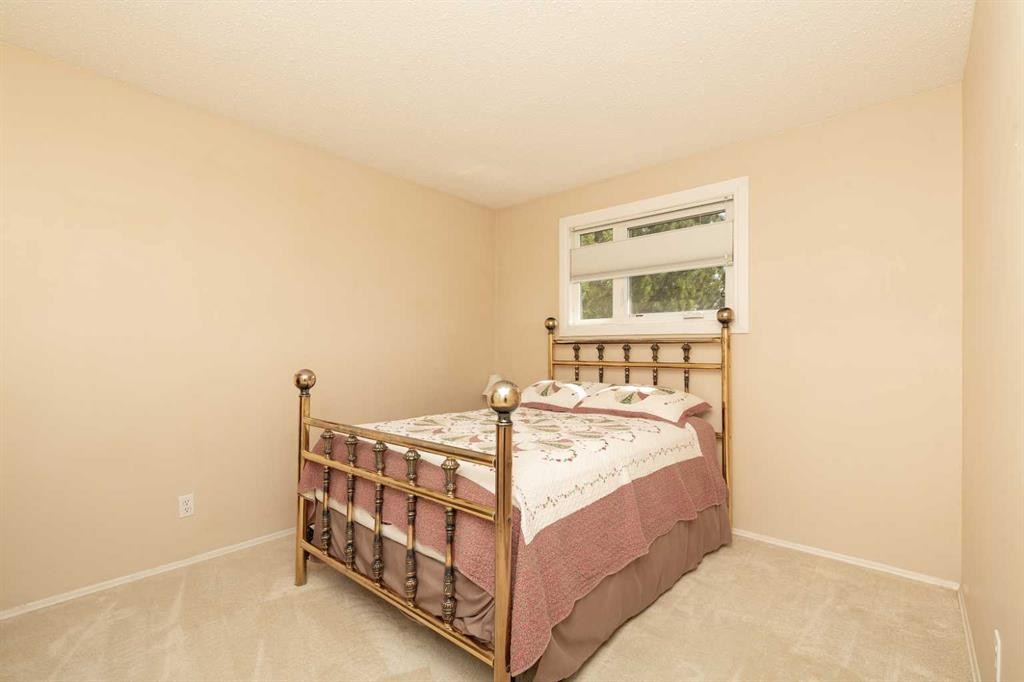 3512 20 Avenue South, Lethbridge, AB - Indoor Photo Showing Bedroom