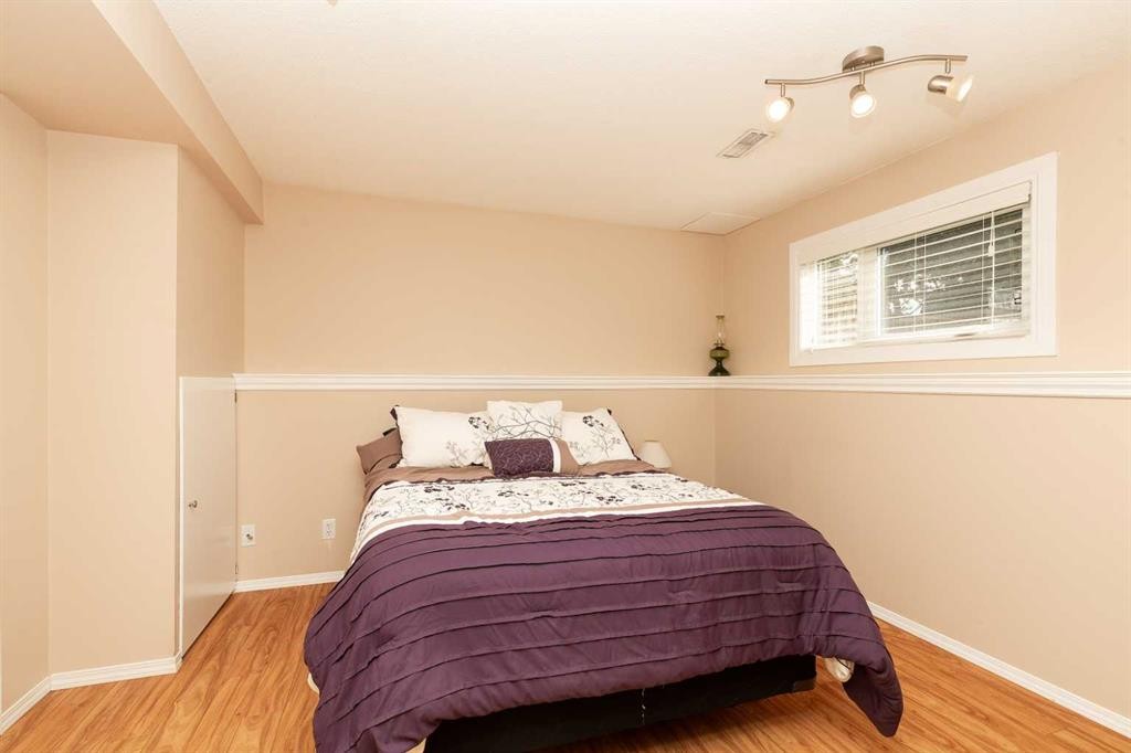 3512 20 Avenue South, Lethbridge, AB - Indoor Photo Showing Bedroom