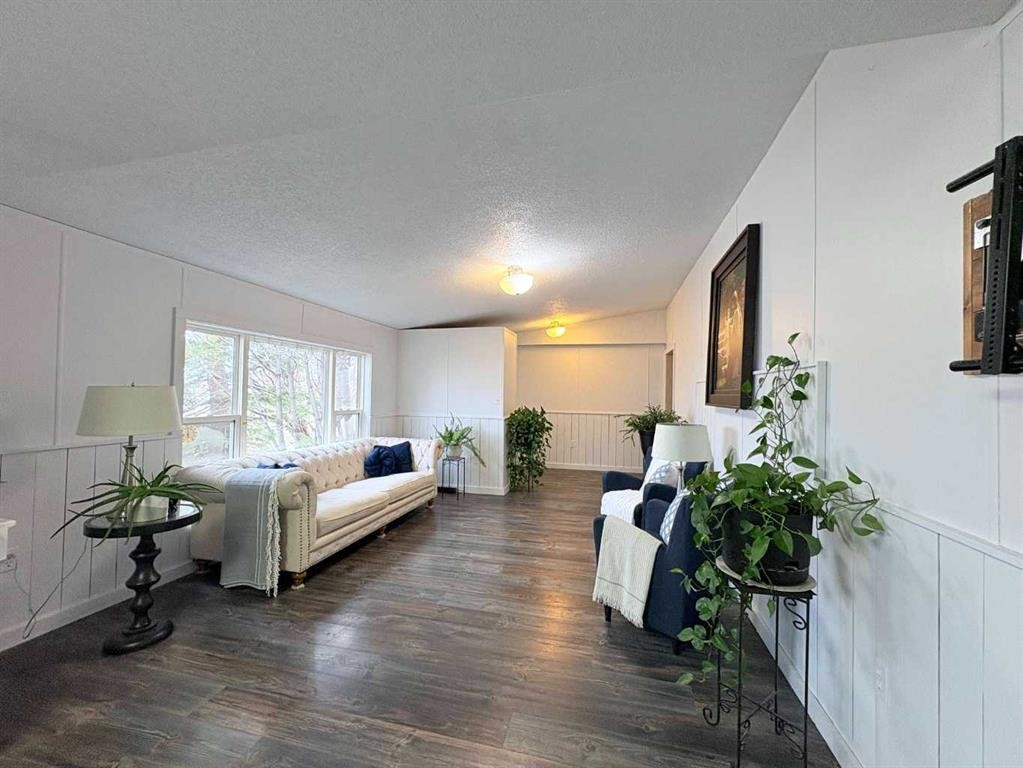 On 252 Range, Rural Cardston County, AB - Indoor