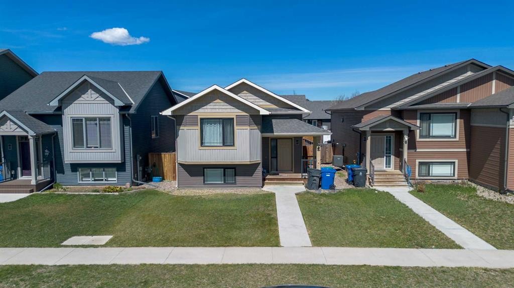 537 Blackwolf Boulevard North, Lethbridge, AB - Outdoor With Facade
