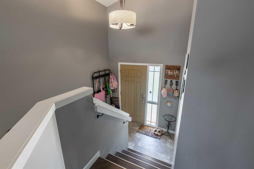 537 Blackwolf Boulevard North, Lethbridge, AB - Indoor Photo Showing Other Room