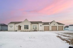 5 Quarry Bank Road Raymond, AB T0K 2S0