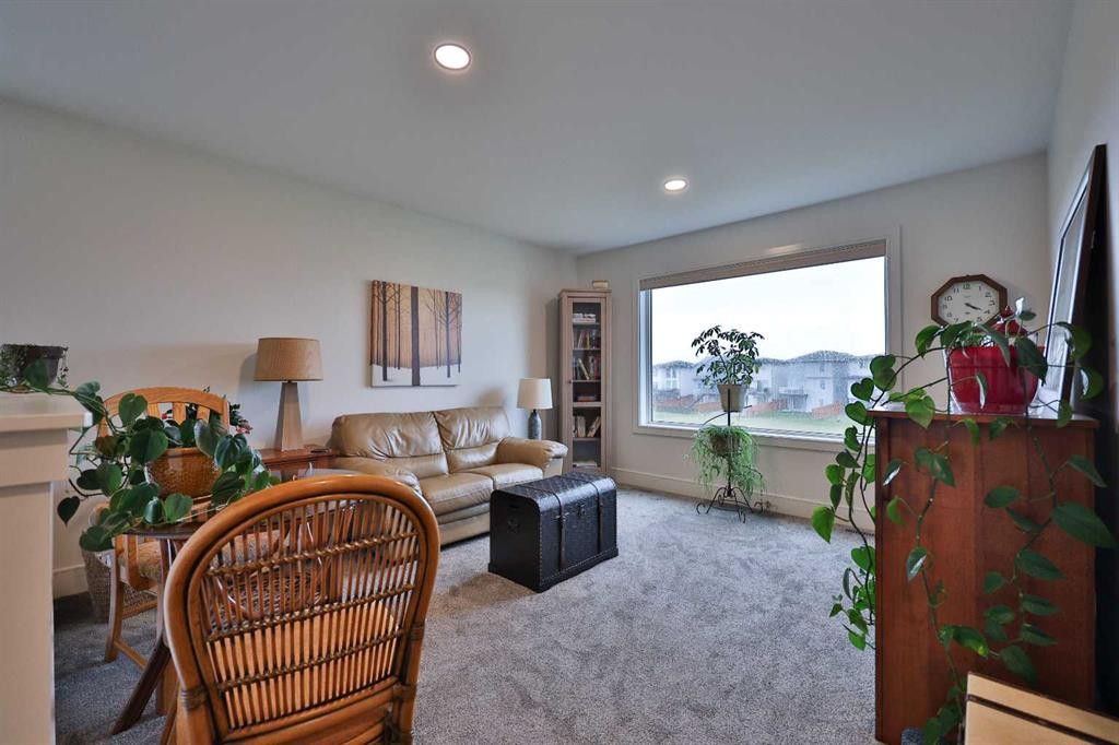 42 Blackwolf Pass North, Lethbridge, AB - Indoor