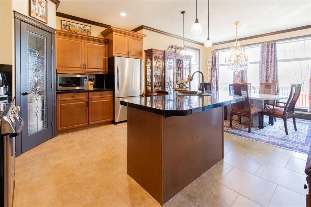 135 Garrison Drive, Fort Macleod, AB - Indoor Photo Showing Kitchen