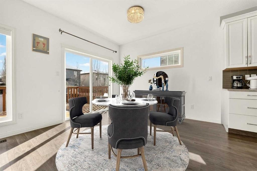 678 Twinriver Crescent West, Lethbridge, AB - Indoor Photo Showing Dining Room