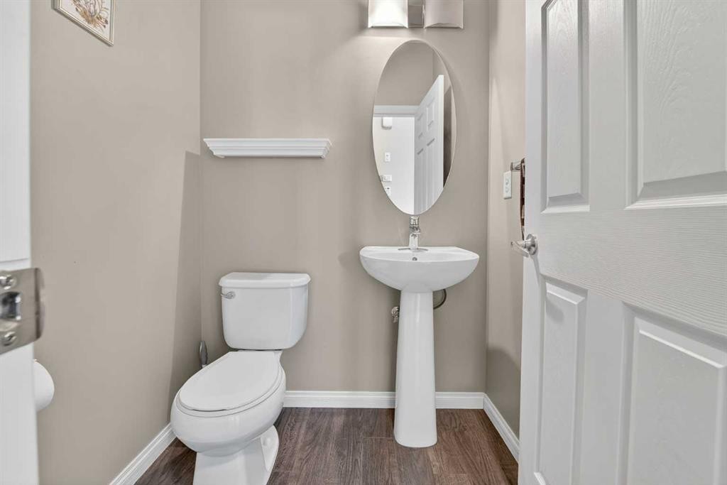 678 Twinriver Crescent West, Lethbridge, AB - Indoor Photo Showing Bathroom