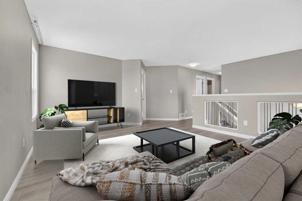 678 Twinriver Crescent West, Lethbridge, AB - Indoor Photo Showing Living Room