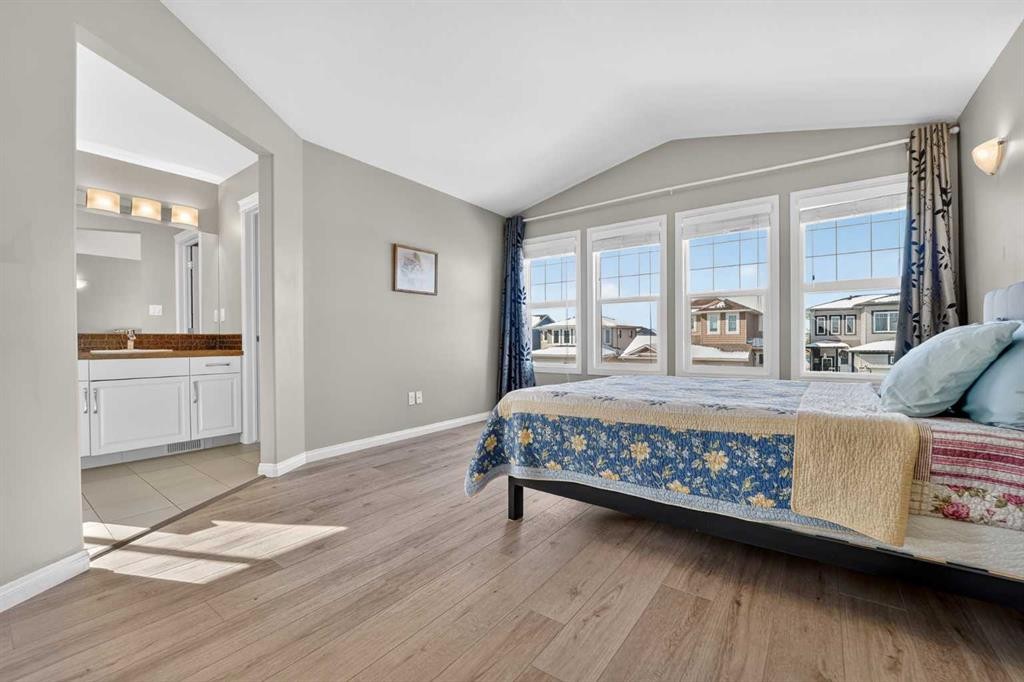 678 Twinriver Crescent West, Lethbridge, AB - Indoor Photo Showing Bedroom