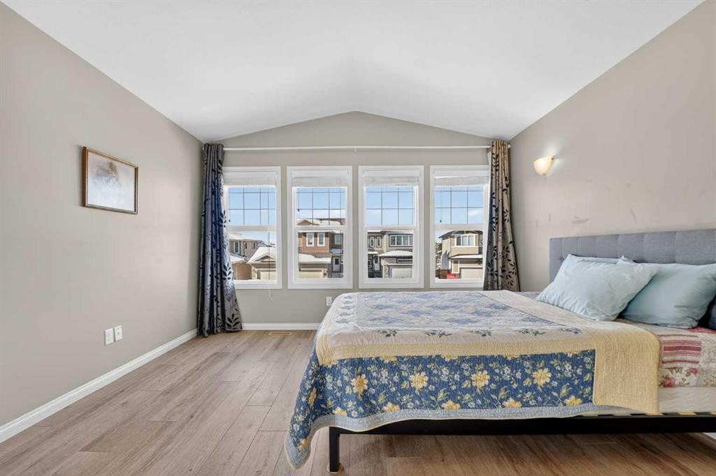 678 Twinriver Crescent West, Lethbridge, AB - Indoor Photo Showing Bedroom