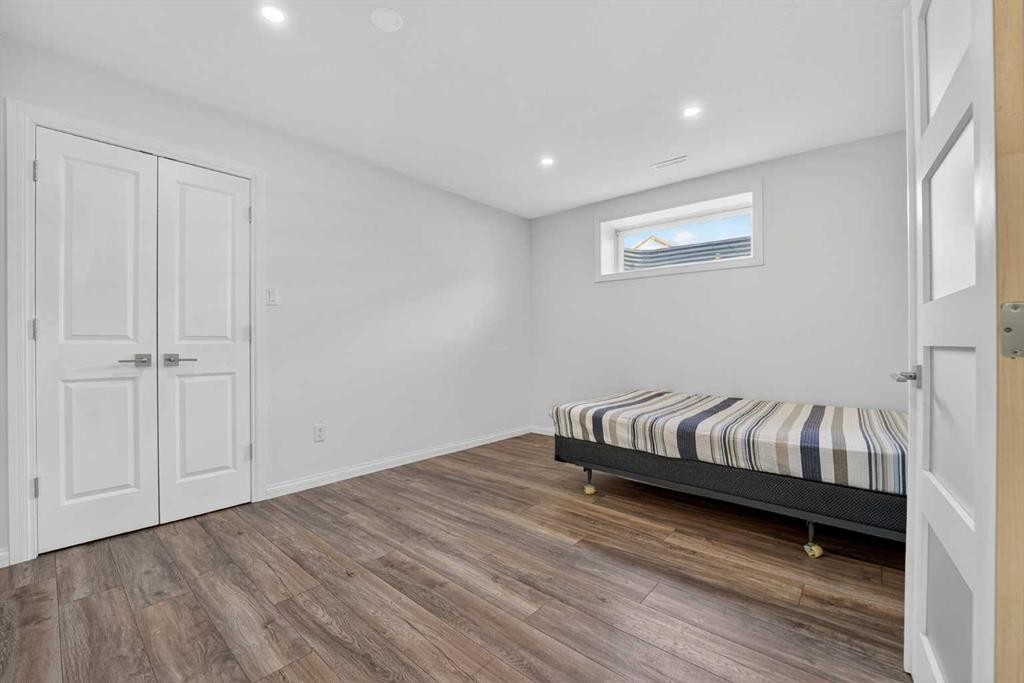 678 Twinriver Crescent West, Lethbridge, AB - Indoor