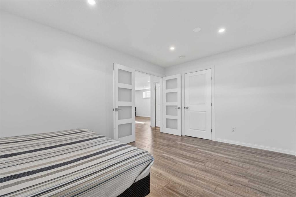 678 Twinriver Crescent West, Lethbridge, AB - Indoor Photo Showing Bedroom