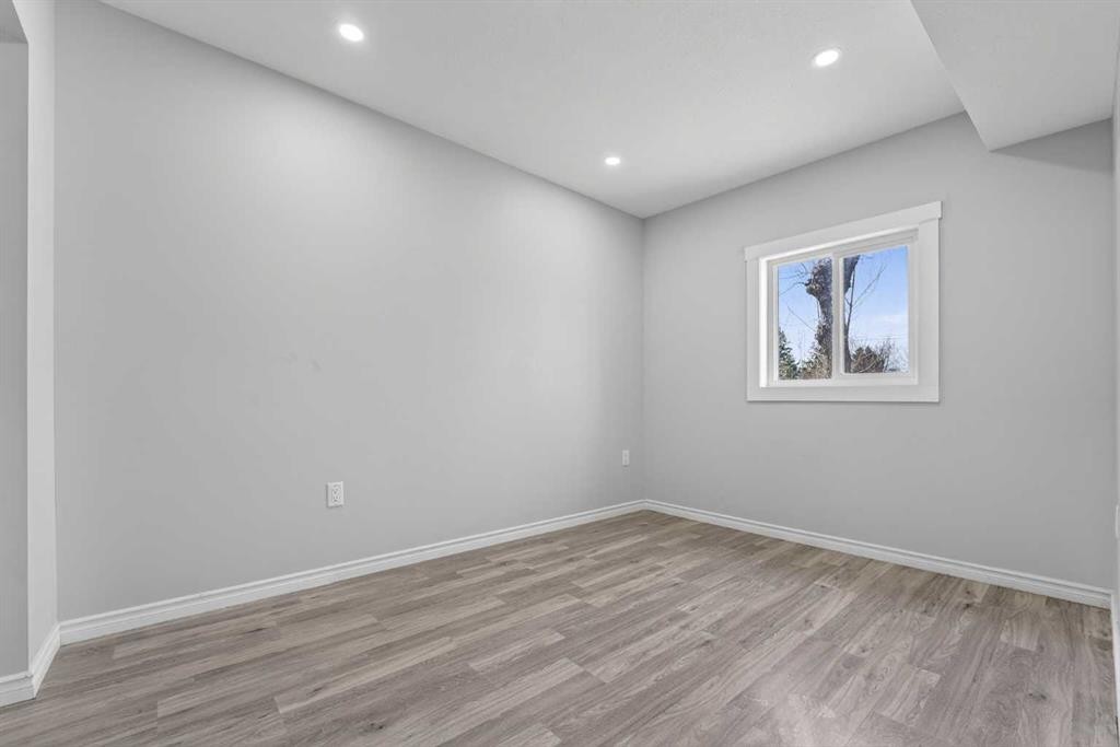 331 N 200 E, Raymond, AB - Indoor Photo Showing Other Room