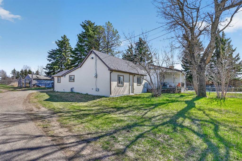 331 N 200 E, Raymond, AB - Outdoor