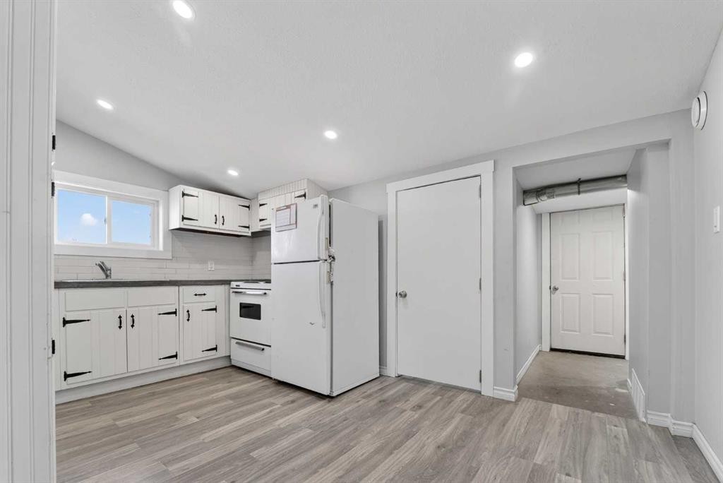331 N 200 E, Raymond, AB - Indoor