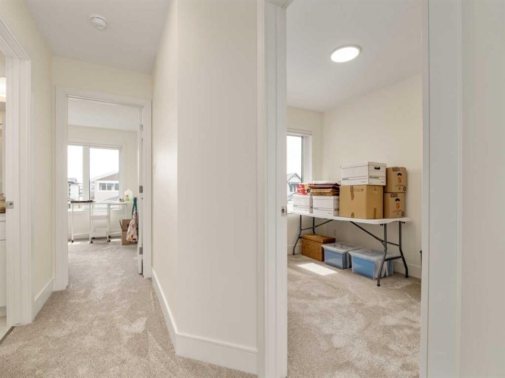 4325 28 Avenue South, Lethbridge, AB - Indoor Photo Showing Other Room