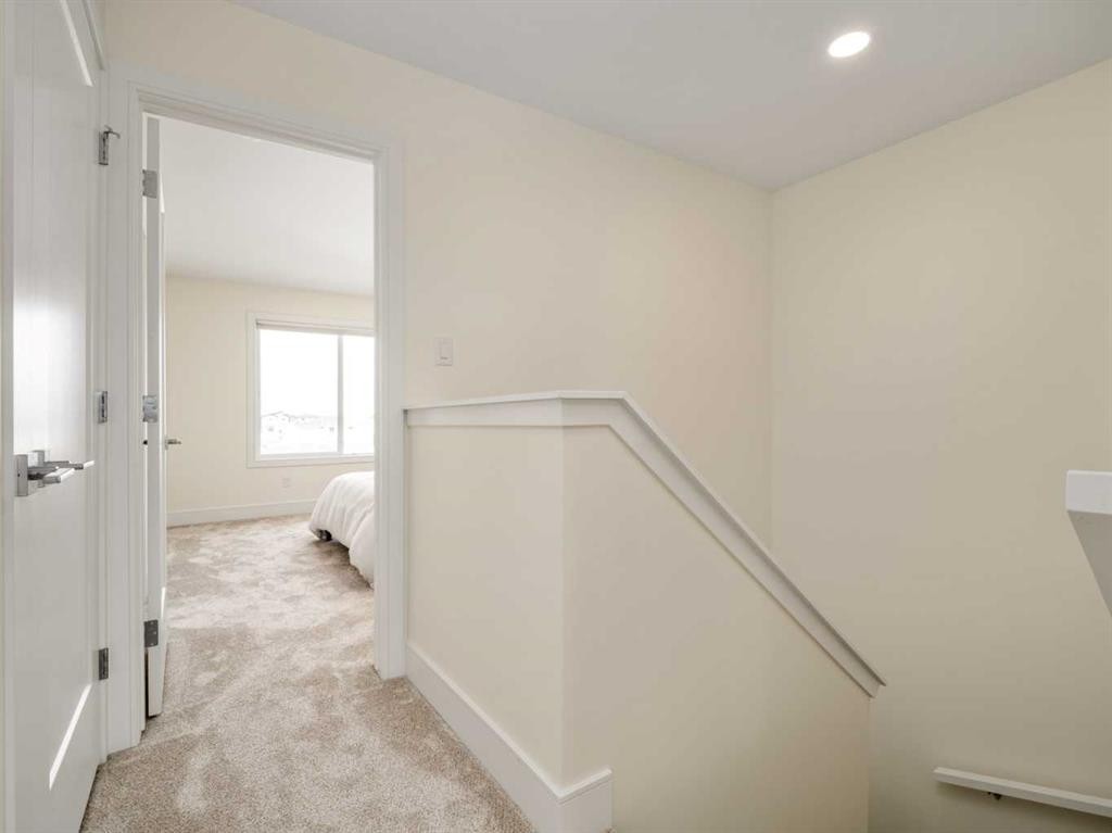 4325 28 Avenue South, Lethbridge, AB - Indoor Photo Showing Other Room