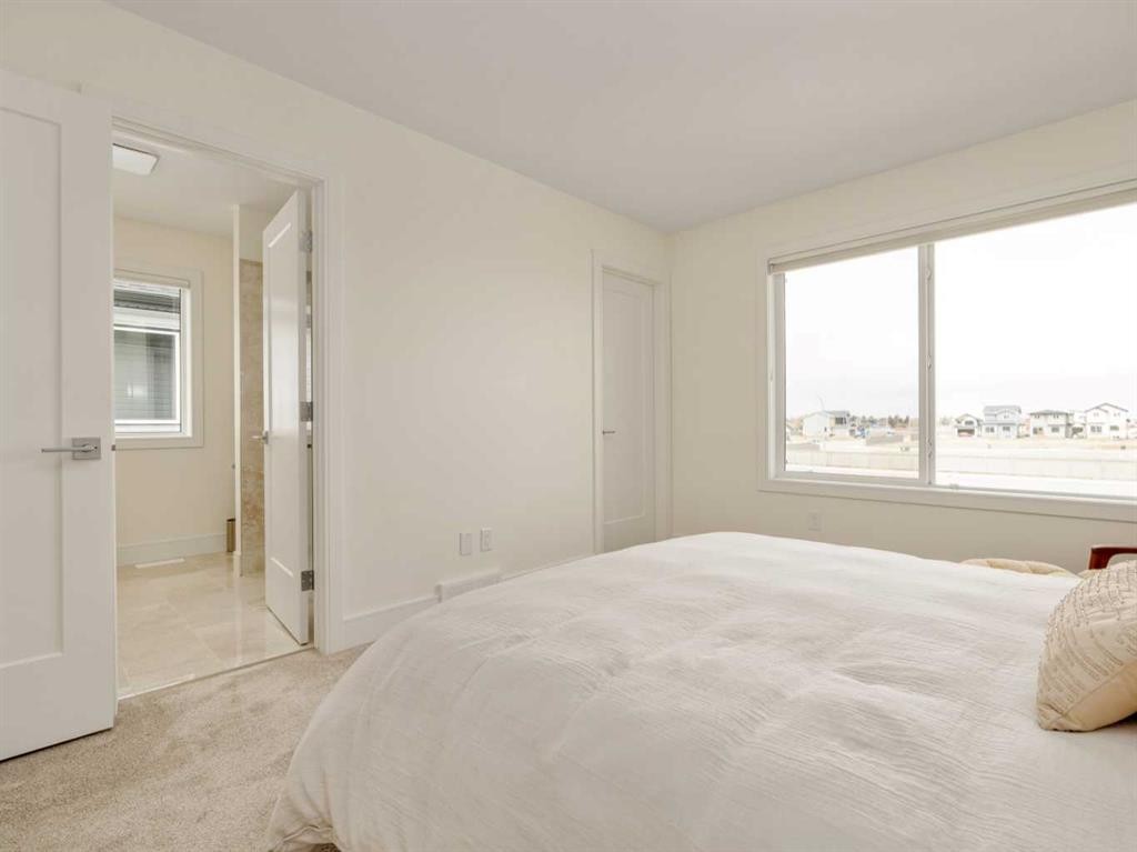 4325 28 Avenue South, Lethbridge, AB - Indoor Photo Showing Bedroom
