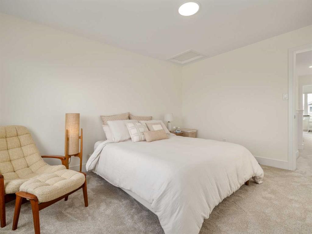 4325 28 Avenue South, Lethbridge, AB - Indoor Photo Showing Bedroom
