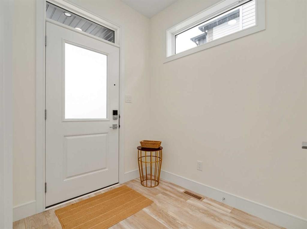 4325 28 Avenue South, Lethbridge, AB - Indoor Photo Showing Other Room
