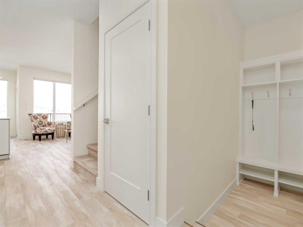 4325 28 Avenue South, Lethbridge, AB - Indoor Photo Showing Other Room